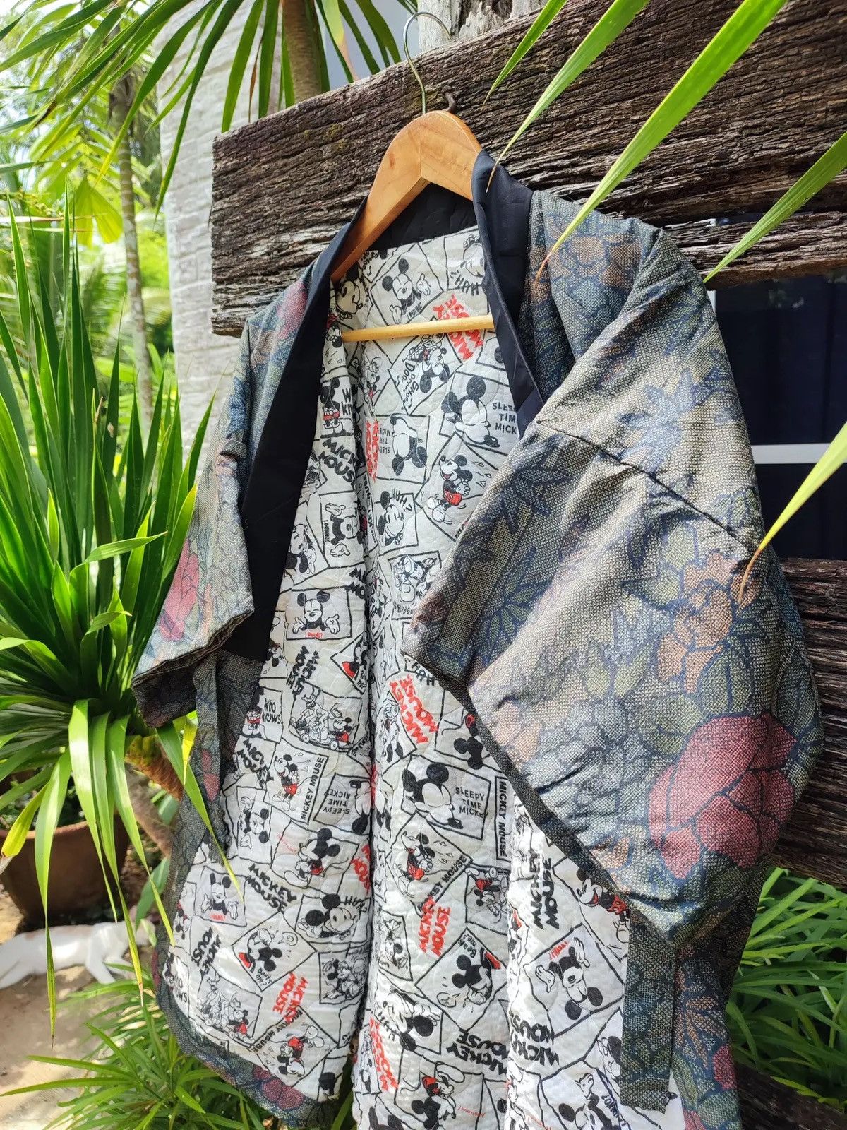 Japanese Brand Vintage Floral Kimono Jacket with Mickey Mouse Comic Lining Size US L / EU 52-54 / 3 - 5 Thumbnail