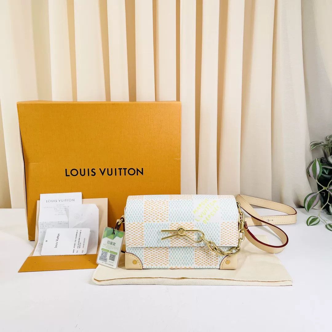 Louis Vuitton Pre-loved Bag Very good condition Size ONE SIZE - 1 Thumbnail