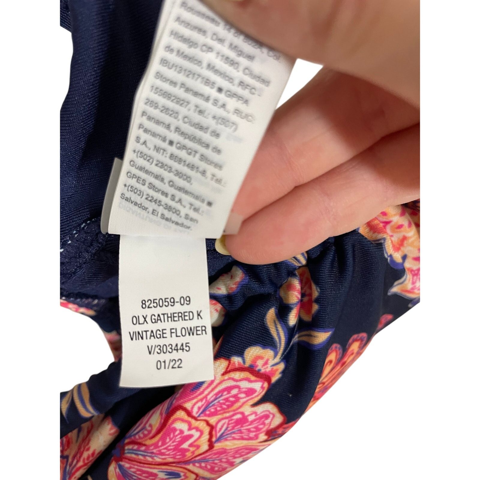 Old Navy Gathered Keyhole-Front Bikini Swim Top M Old Navy Vacation Size M / US 6-8 / IT 42-44 - 5 Thumbnail