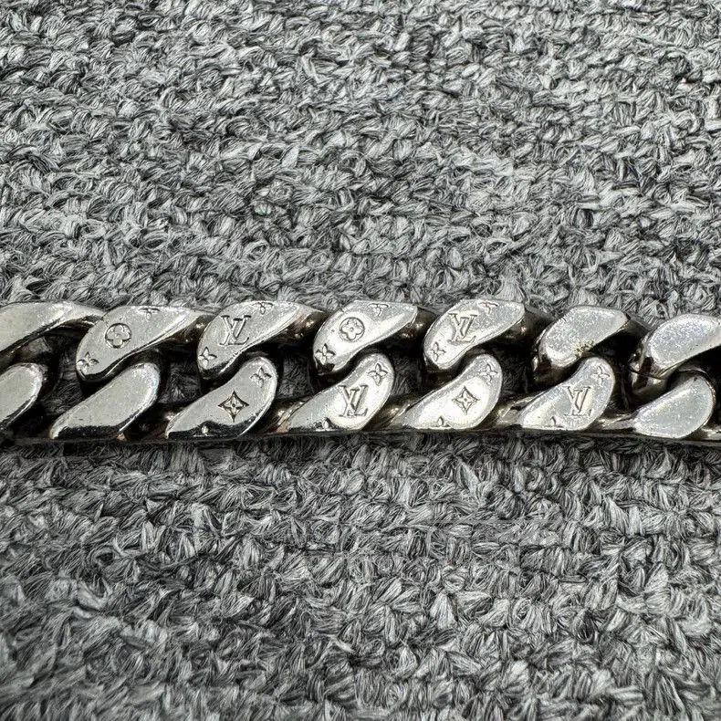 Louis Vuitton Louis Vuitton Silver Cuban Link Necklace. Size ONE SIZE - 3 Thumbnail