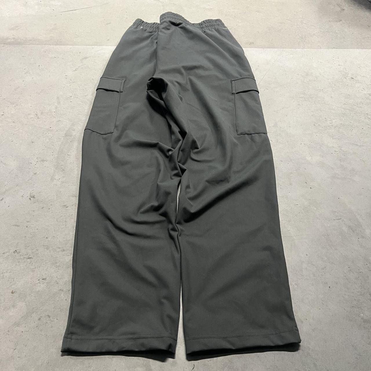 Japanese Brand × Vintage Crazy Vintage Y2K Grey Cargo Sweats w/ waistband and pockets Size US 38 / EU 54 - 5 Thumbnail