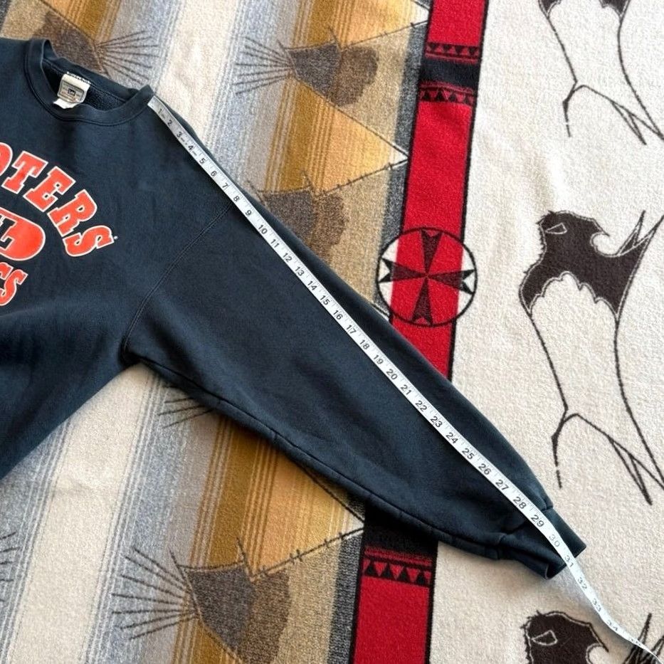 Lee VINTAGE Hooters Athletics Crewneck Sweatshirt Large Heavyweight Black 90s Mens Size US L / EU 52-54 / 3 - 8 Thumbnail