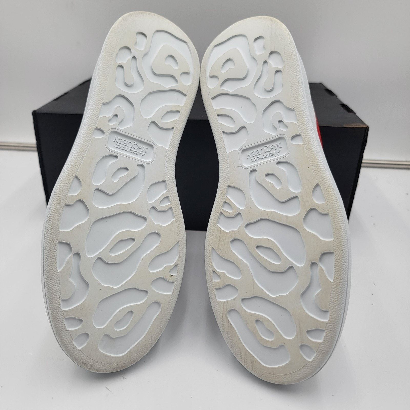 Alexander McQueen Alexander McQueen Oversized Sneaker Lush Red 553770 37 (371) Size US 6.5 / IT 36.5 - 6 Thumbnail