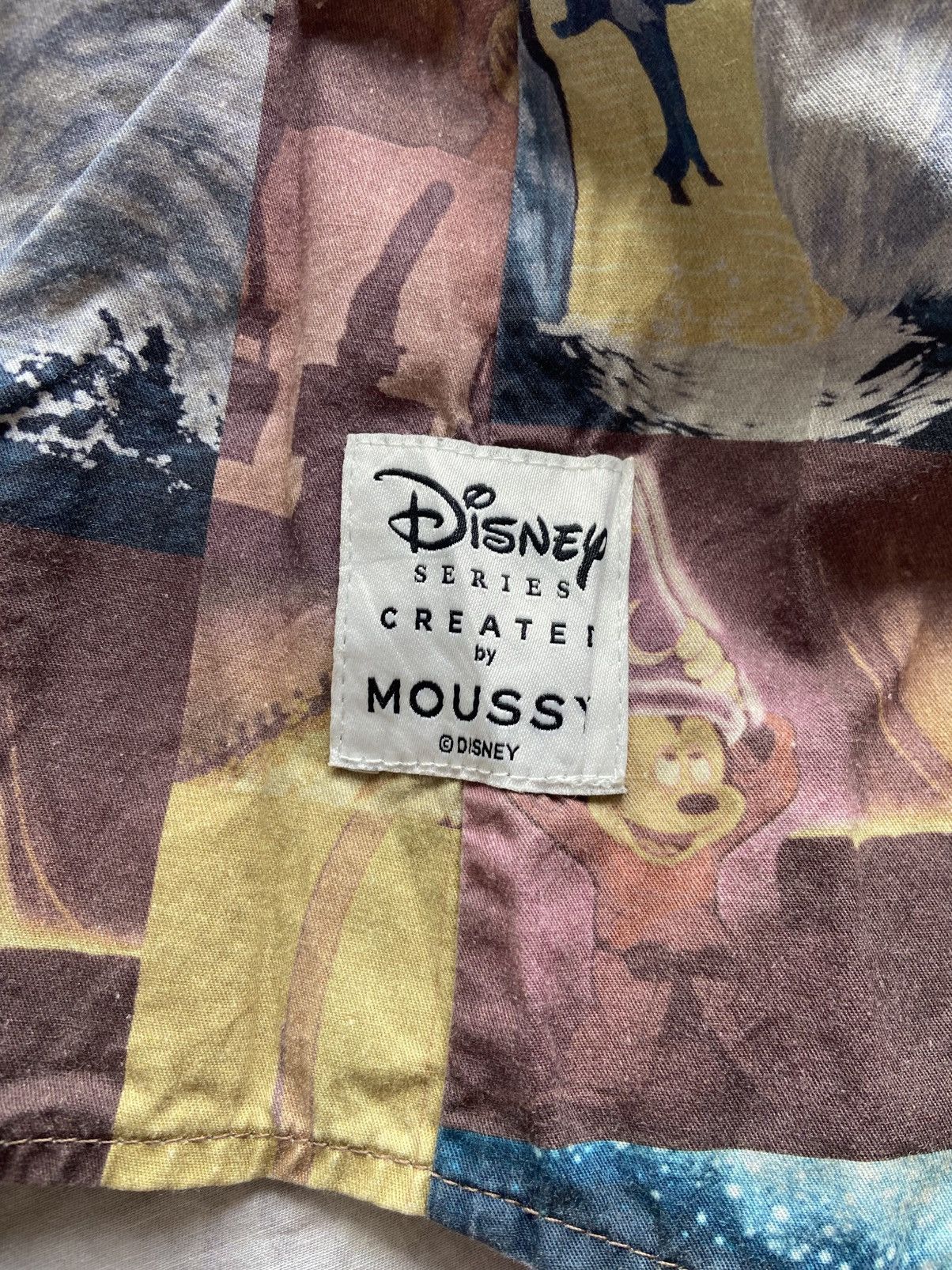 Disney Disney X Moussy All Over Print Shirt Size US XL / EU 56 / 4 - 6 Thumbnail