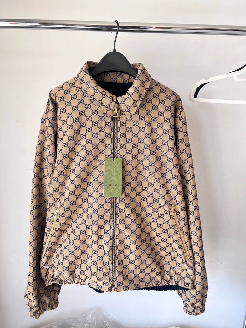 Gucci Gucci SS22 solid color double-sided wear full print letter Size US M / EU 48-50 / 2 - 3 Thumbnail