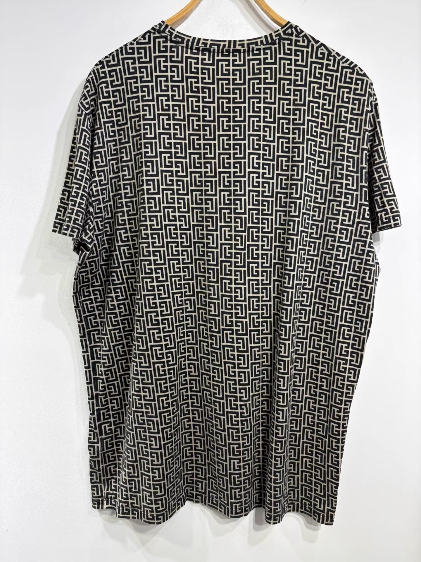 Balmain BALMAIN Men's Short Sleeve K29 Size US M / EU 48-50 / 2 - 2 Thumbnail