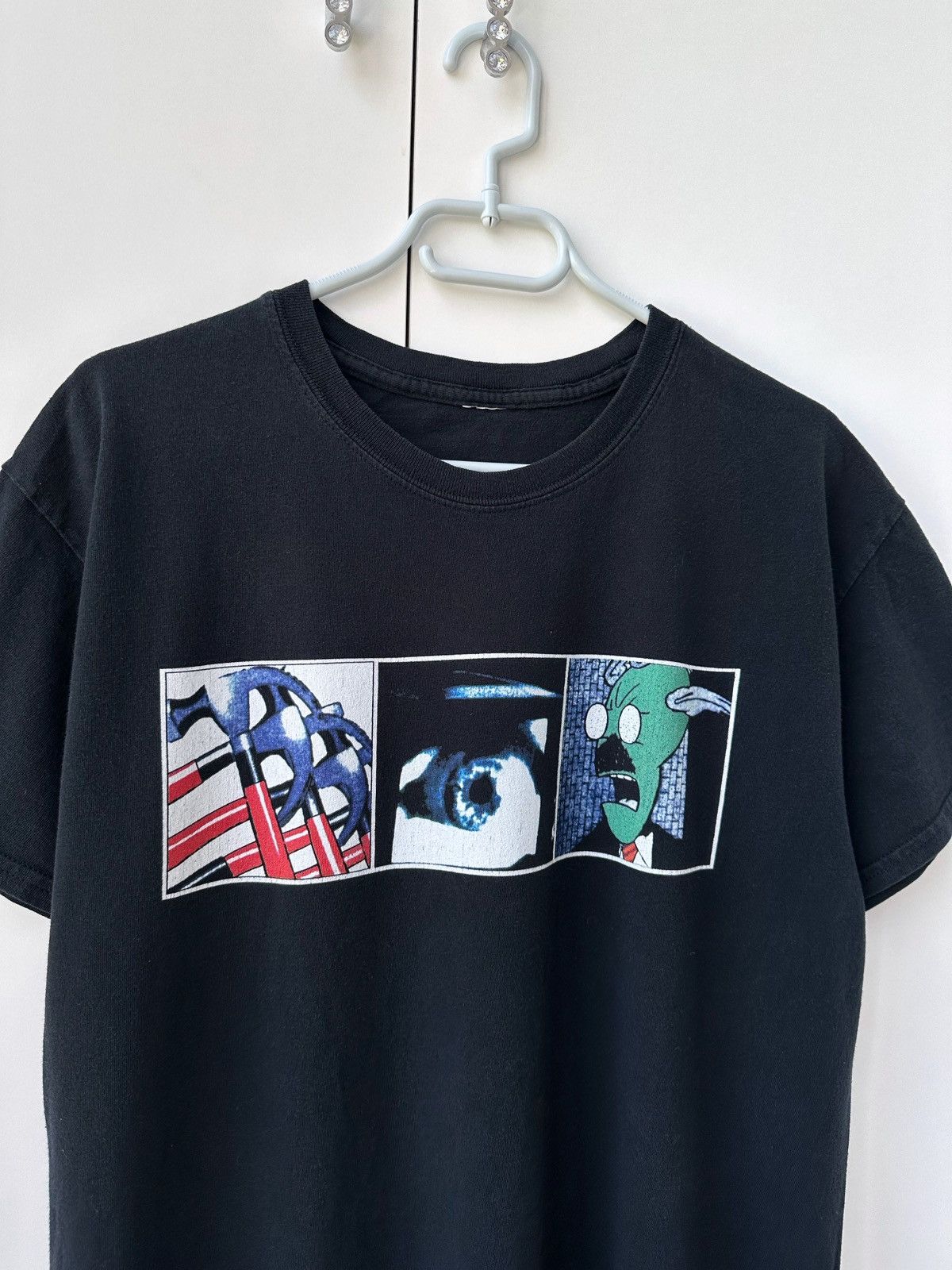 Pink Floyd Vintage 2000’s Pink Floyd Roger Waters Tee Size US L / EU 52-54 / 3 - 2 Thumbnail