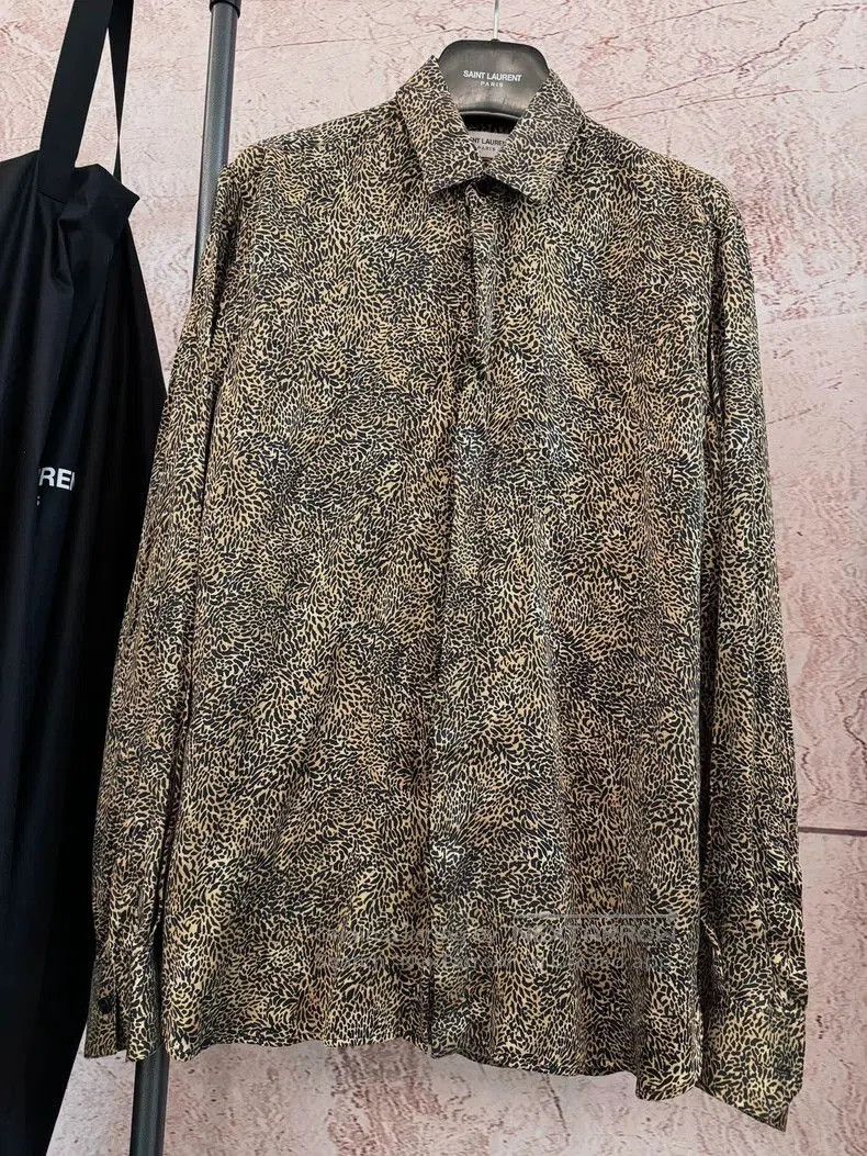Saint Laurent Paris Saint Laurent Silk Leopard Print Shirt. Size US M / EU 48-50 / 2 - 1 Thumbnail