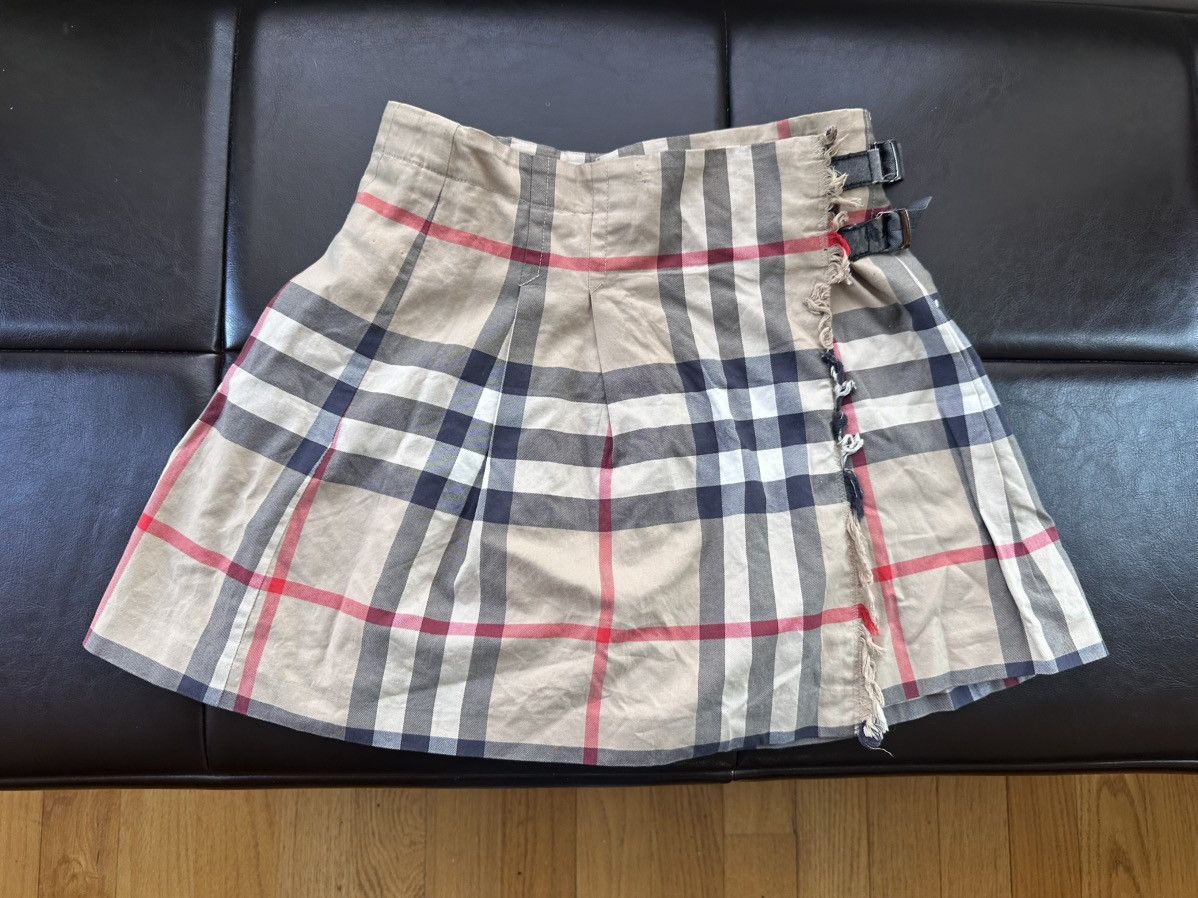 Burberry Vintage Burberry Nova check pleated skirt with belt Size 25" / US 0 / IT 36 - 1 Thumbnail