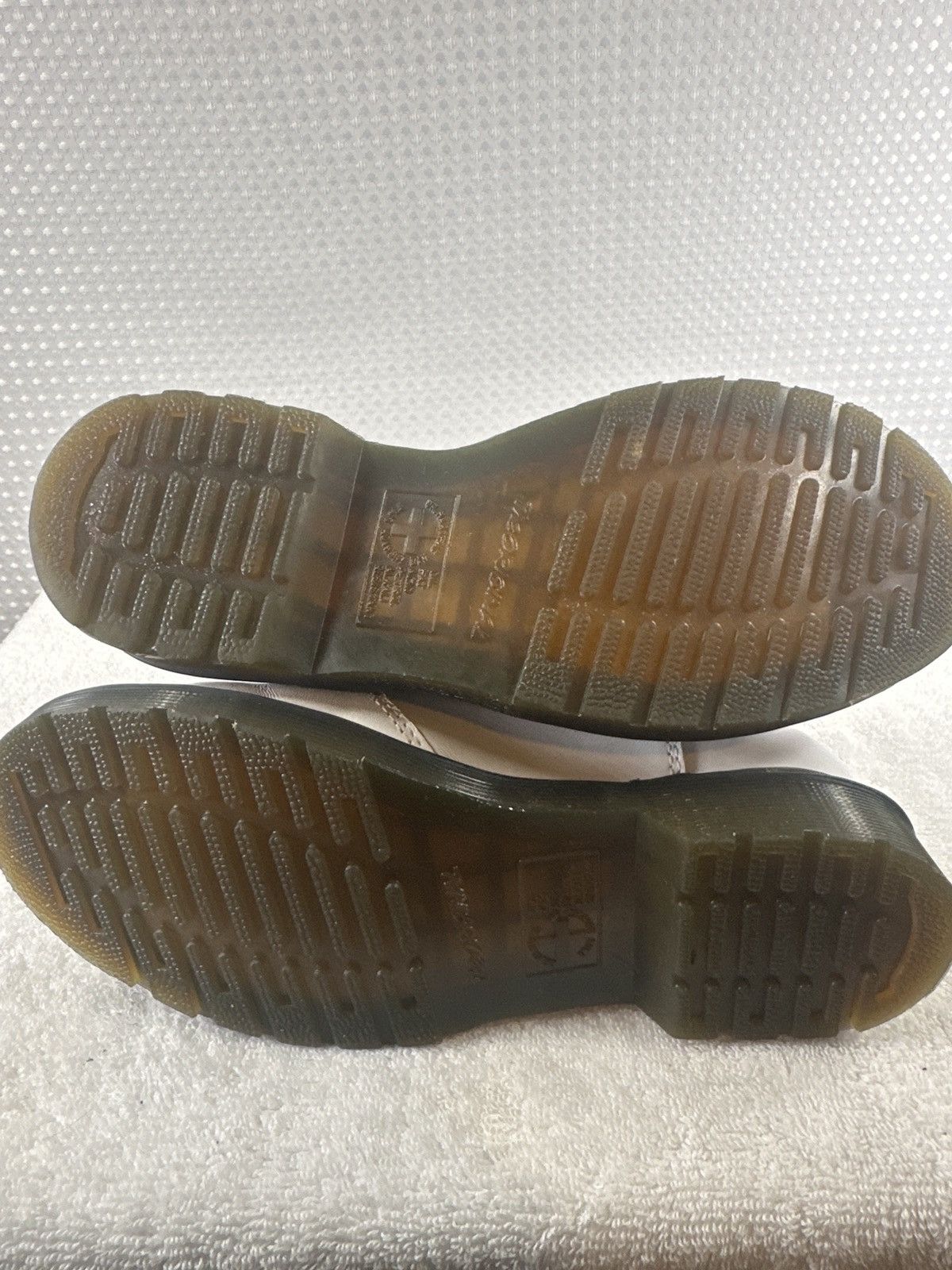 Other Doc Martens 2676 White Leather Chelsea Boots Size US 6 / IT 36 - 8 Thumbnail