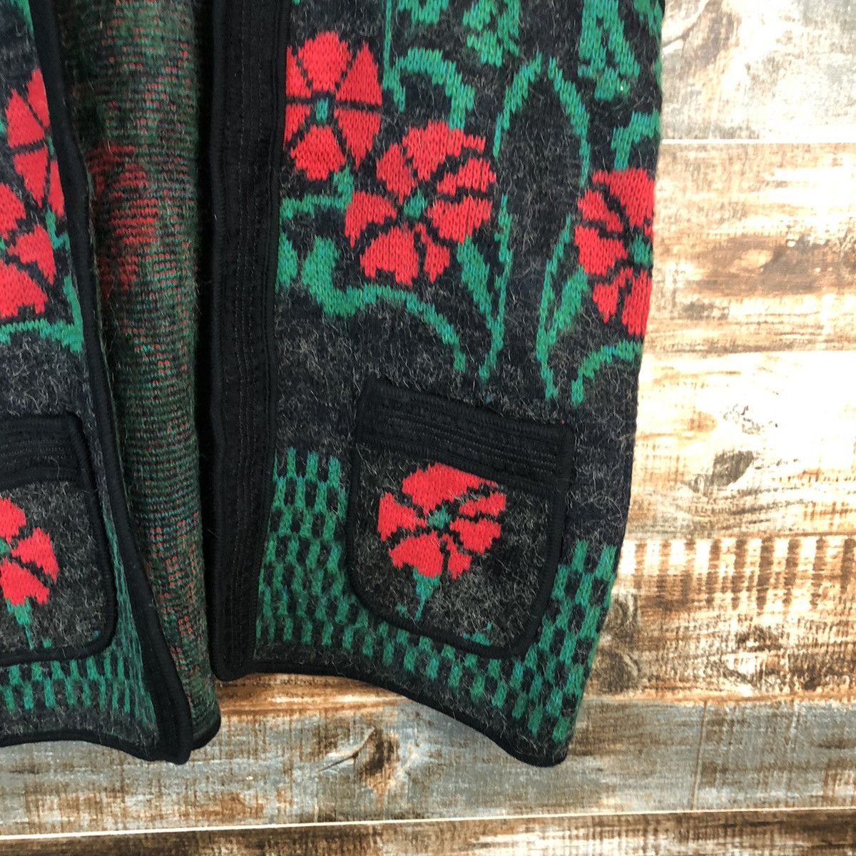 Vintage Vintage art Japan green Vest Knitwear #A1797 Size US M / EU 48-50 / 2 - 8 Thumbnail