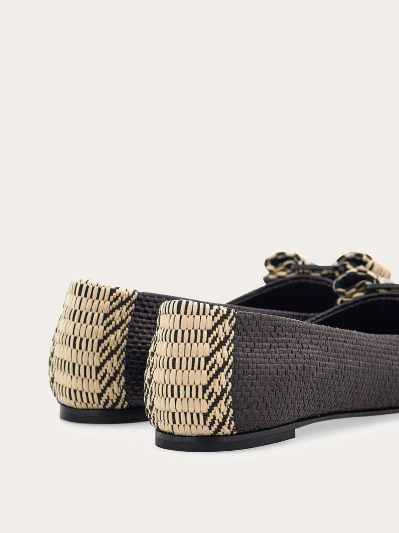 Salvatore Ferragamo o1s1rm0126 Varina Ballet Flats in Black/Beige Size US 8 / IT 38 - 3 Thumbnail