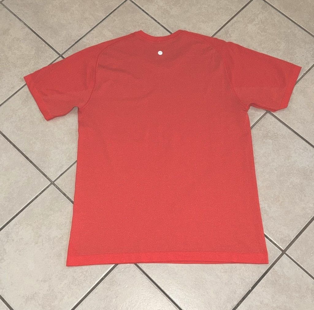 Lululemon LULULEMON METAL VENT SHORT SLEEVE SHIRT ORANGE SIZE LARGE Size US L / EU 52-54 / 3 - 1 Thumbnail