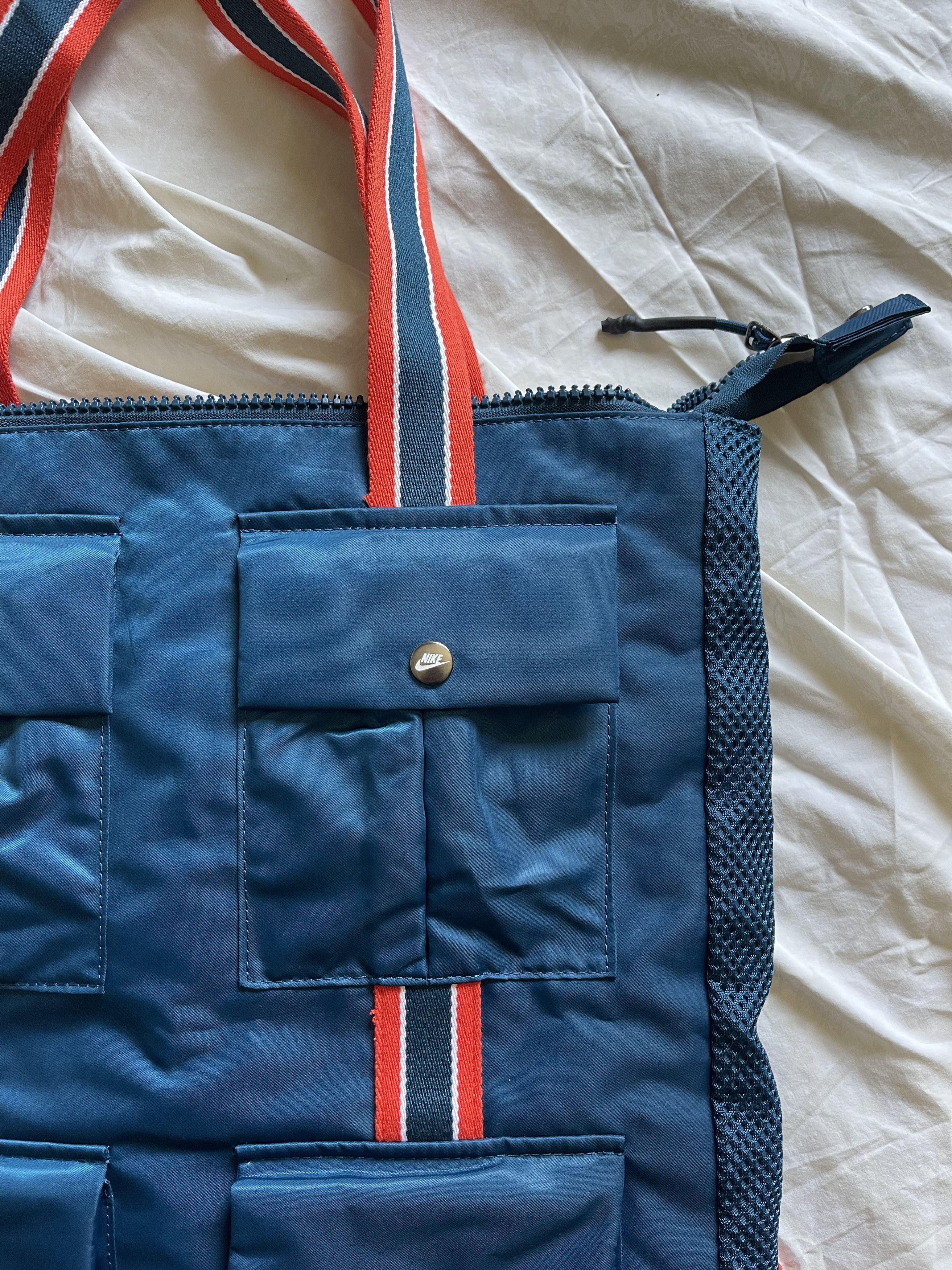 Nike Nike Air Max Satin Zippered Tote/Laptop Bag Size ONE SIZE - 2 Thumbnail