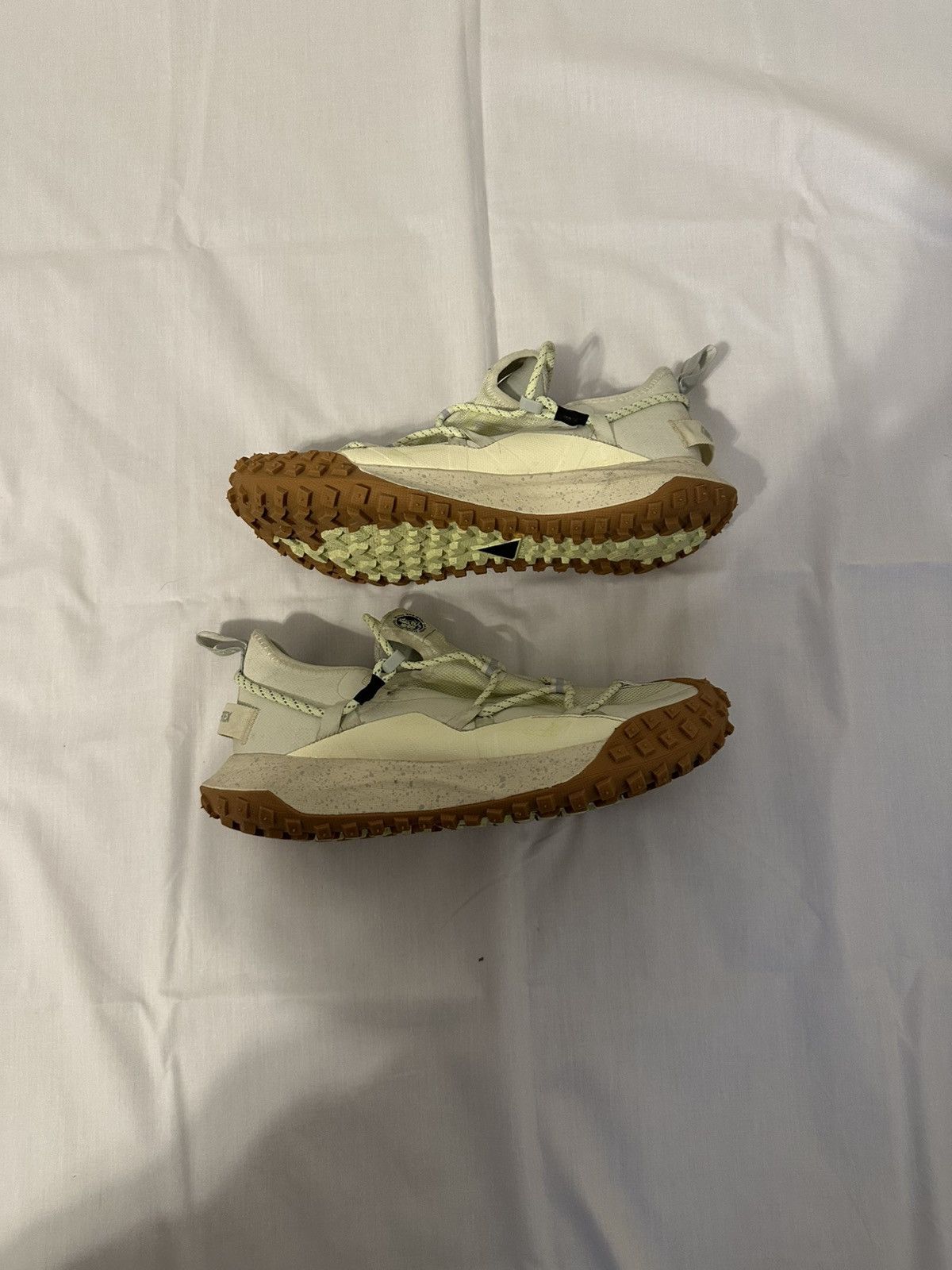 Nike ACG Nike ACG Mountain Fly Low GTX Size US 8 / EU 41 - 2 Thumbnail