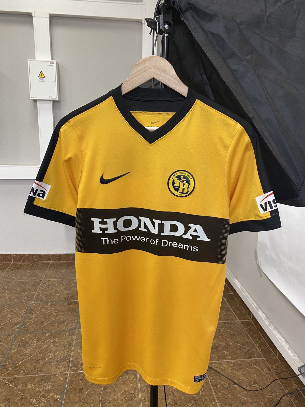 Nike Nike BSC Young Boys Honda Soccer shirt jersey rare retro Y2K Size US S / EU 44-46 / 1 - 1 Thumbnail