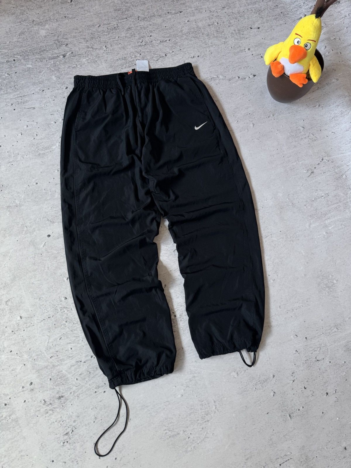 Nike × Vintage NIKE NYLON VINTAGE Y2K OVERSIZE BAGGY FIT PANTS SWEATPANTS Size US 34 / EU 50 - 1 Thumbnail
