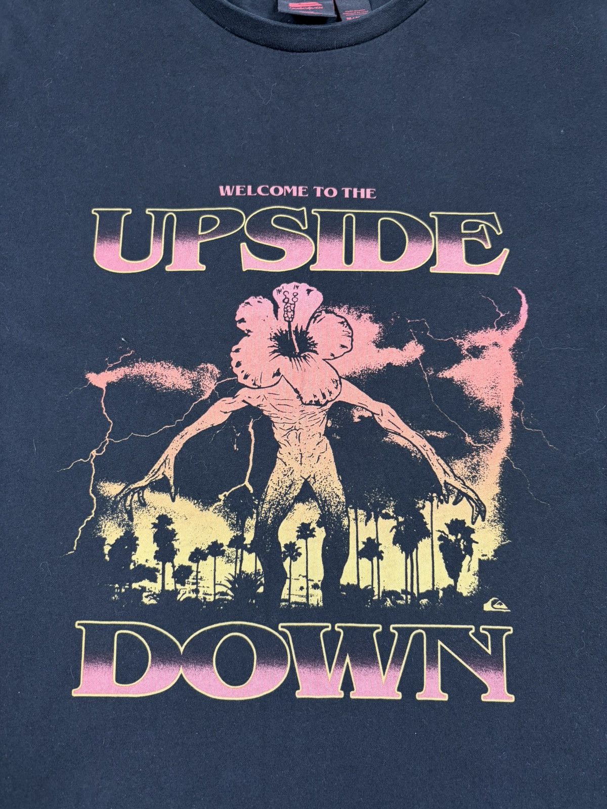 Quiksilver Quiksilver x Stranger Things Upside Down Demogorgon Surf Tee Size US M / EU 48-50 / 2 - 4 Thumbnail