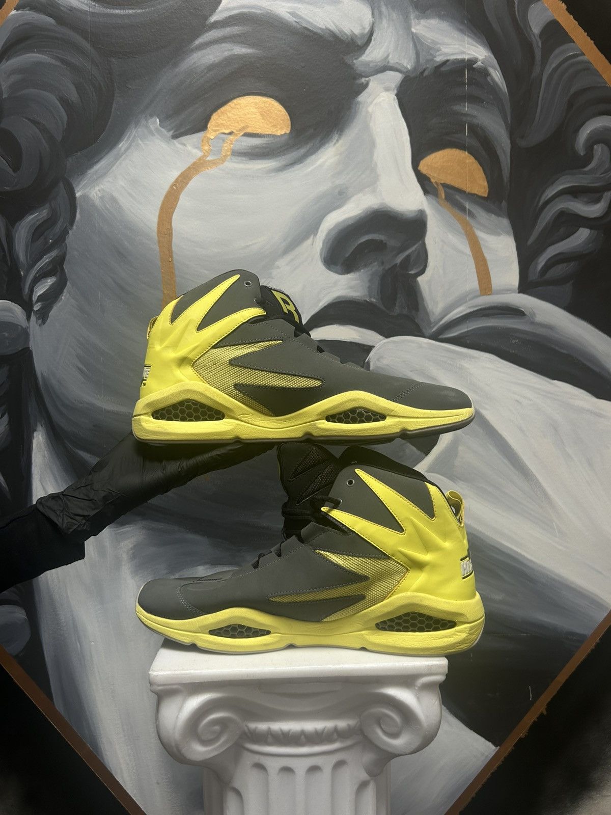 Other yellow and grey reeboks Size US 12 / EU 45 - 4 Thumbnail