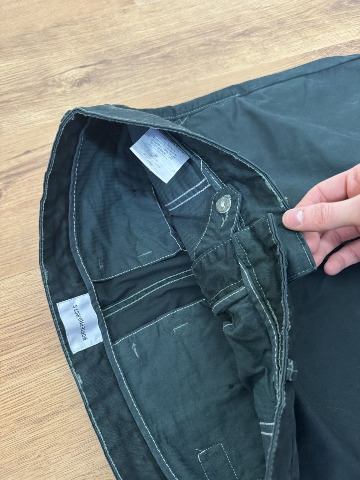Norse Projects norse projects aros heavy green pants pocket logo Size US 32 / EU 48 - 13 Thumbnail
