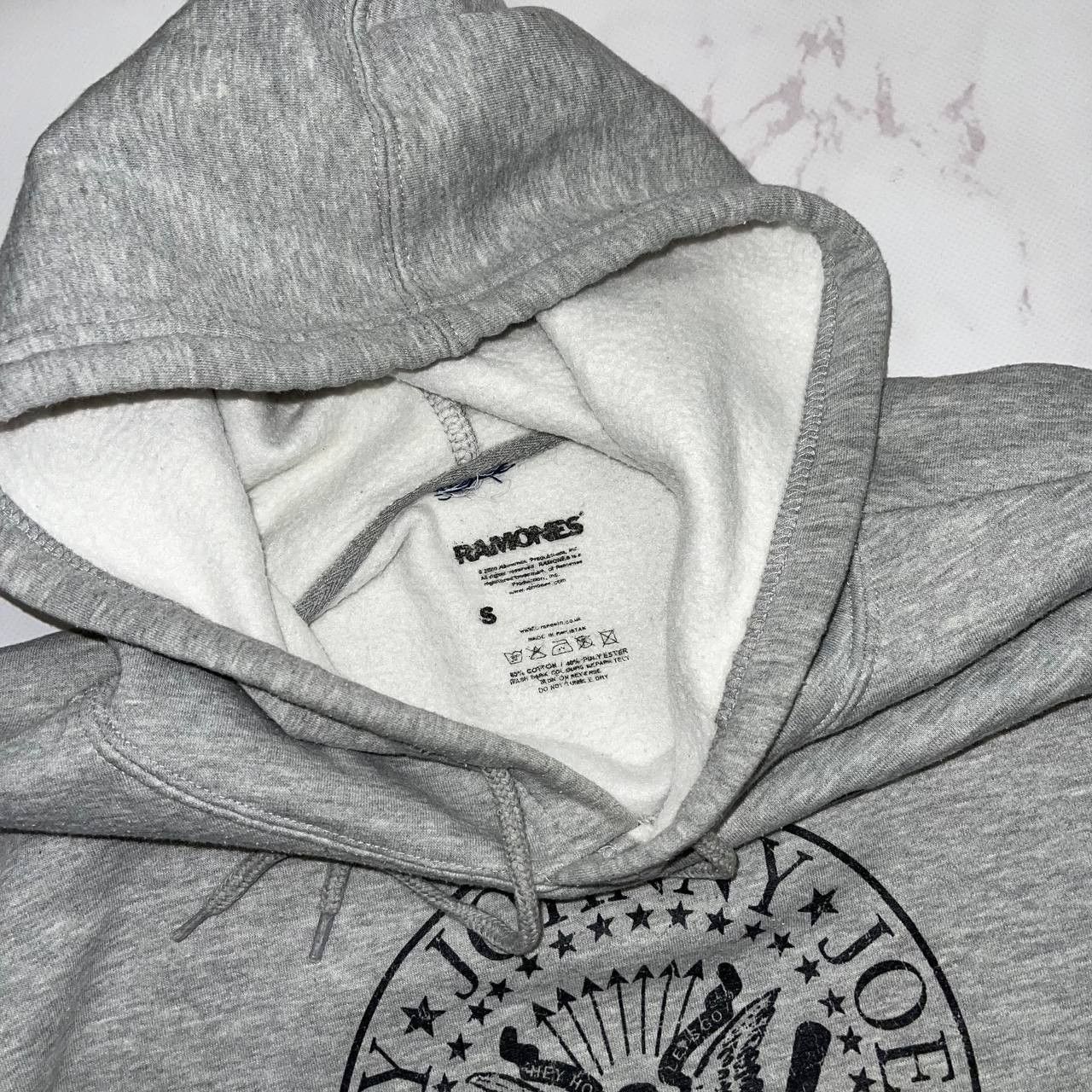 Vintage Ramones Band Hoodie Punk Rock Graphic Sweatshirt Size US S / EU 44-46 / 1 - 14 Thumbnail