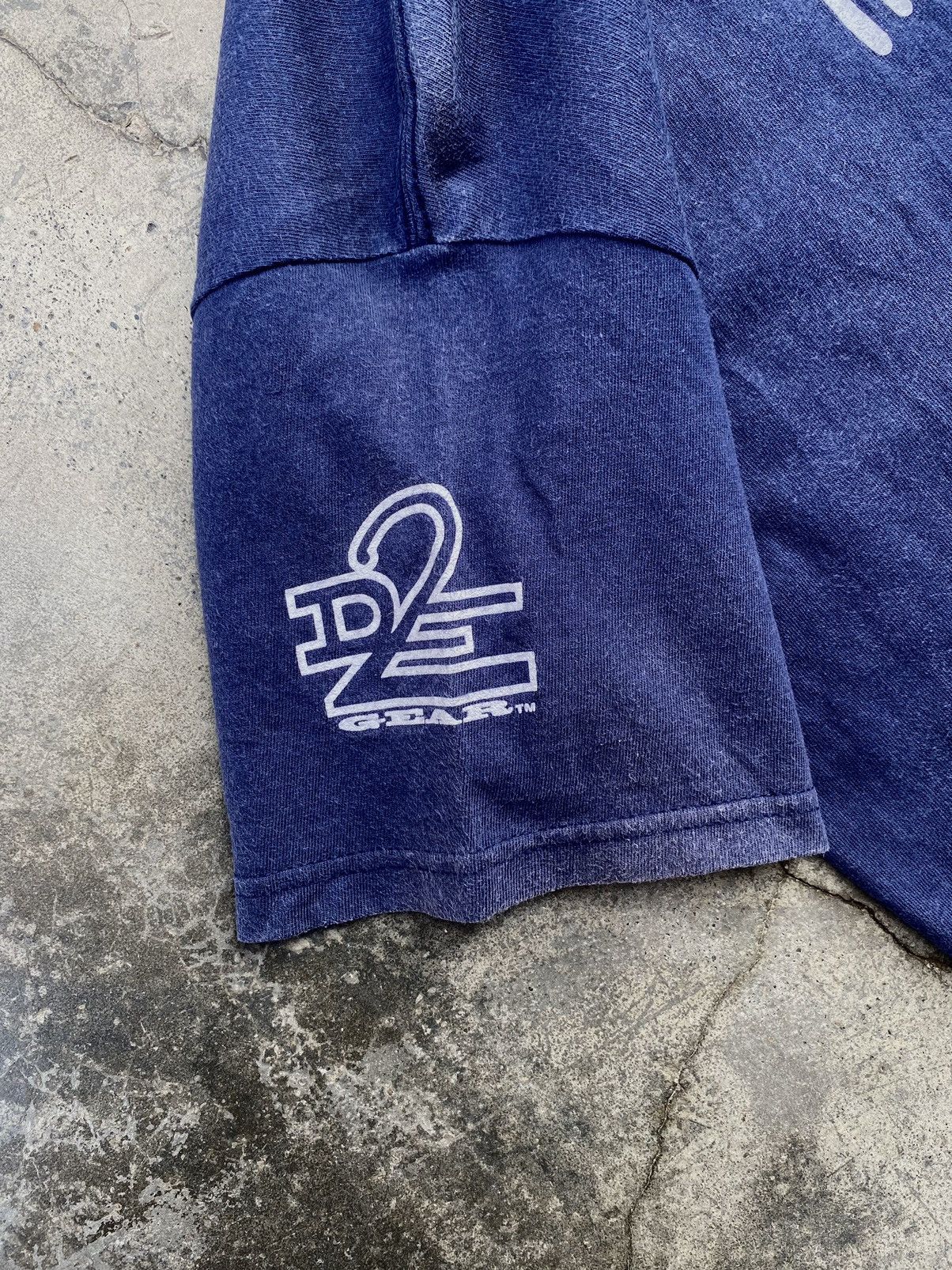 Vintage Vintage 90s Down 2 Earth Gear Long Beach Hawaii Tees Size US S / EU 44-46 / 1 - 5 Thumbnail