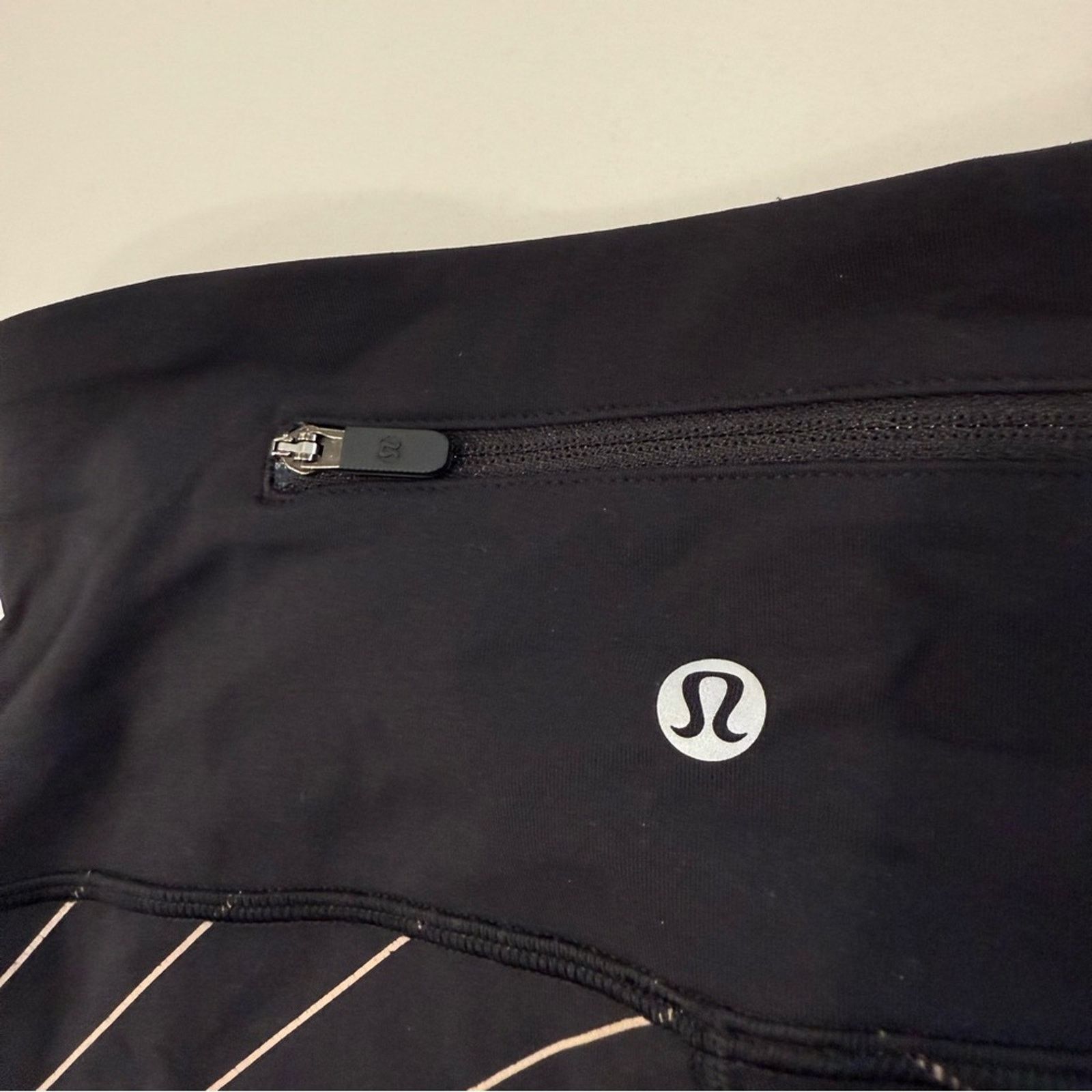 Lululemon Lululemon Athletica Speed Wunder Reflective Tight Women’s 4 Size 27" / US 4 / IT 40 - 8 Thumbnail