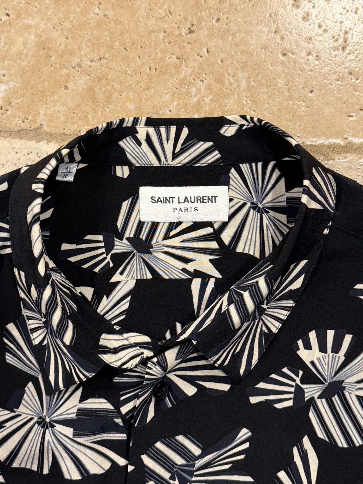 Saint Laurent Paris Saint Laurent Paris Imprime Fleur Origami Print Black Shirt Size US L / EU 52-54 / 3 - 8 Thumbnail