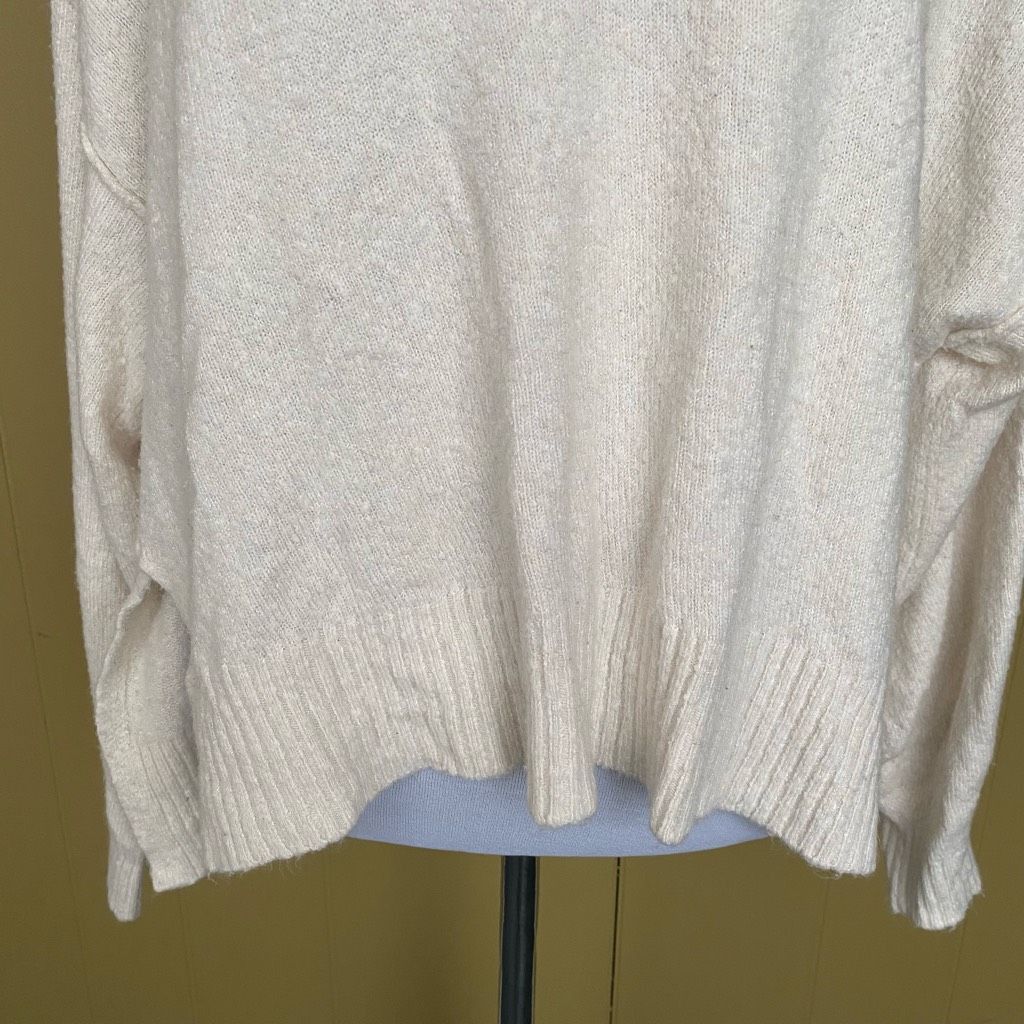 American Eagle Outfitters American Eagle women S scoopneck Longsleeve white sweater w/ Size S / US 4 / IT 40 - 2 Thumbnail