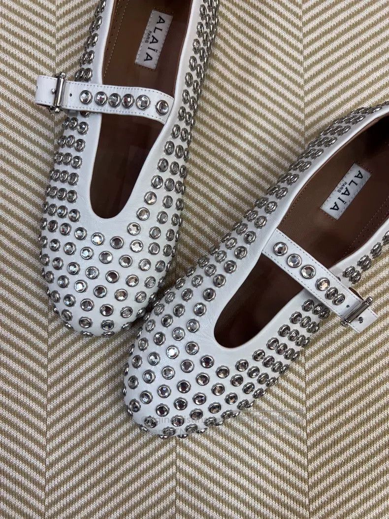 Alaia Alaia White Crystal Leather Mary Jane Shoes for Women Size US 7.5 / IT 37.5 - 3 Thumbnail