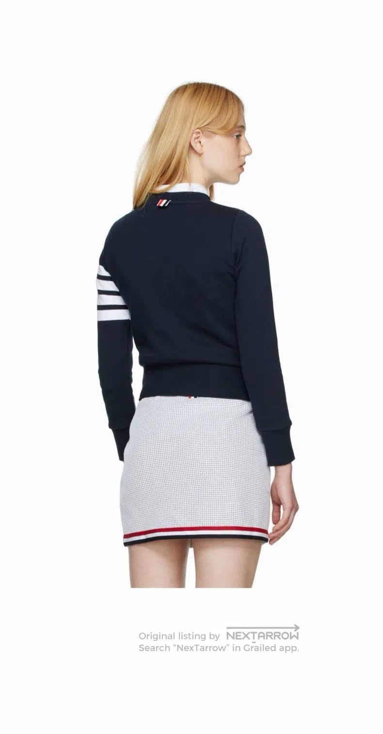 Thom Browne Thom Browne Classic Four Striped Sweatshirt Size XS / US 0-2 / IT 36-38 - 2 Thumbnail