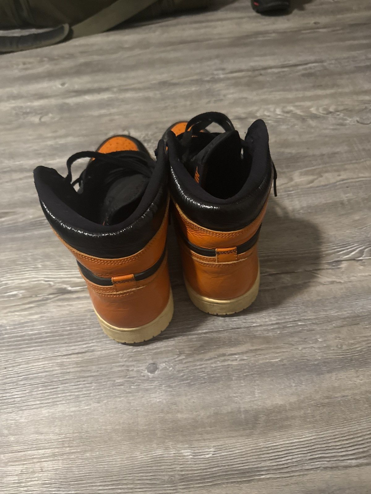 Nike 2019 Shattered Blackboard Jordan 1s Size US 11 / EU 44 - 6 Thumbnail