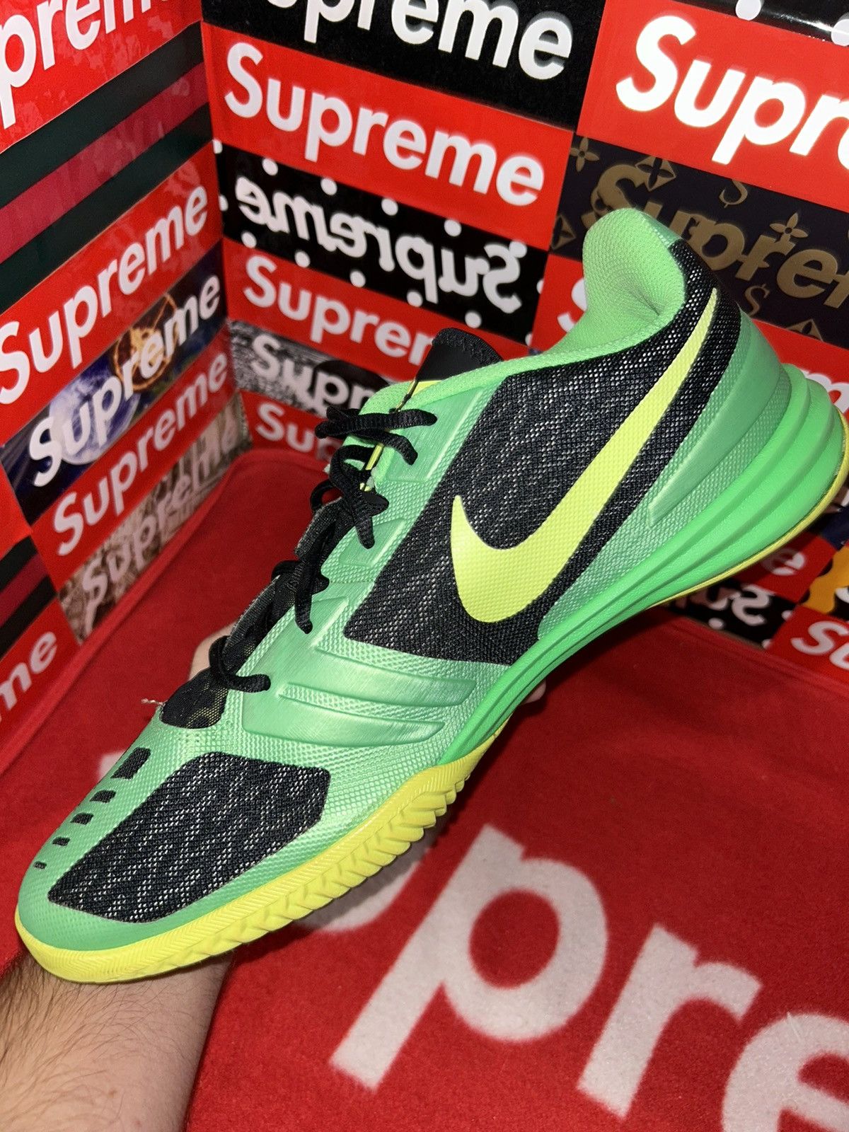 Nike Nike KB Mentality Black Volt Poison Green 704942-001 Size 13 Size US 13 / EU 46 - 9 Thumbnail