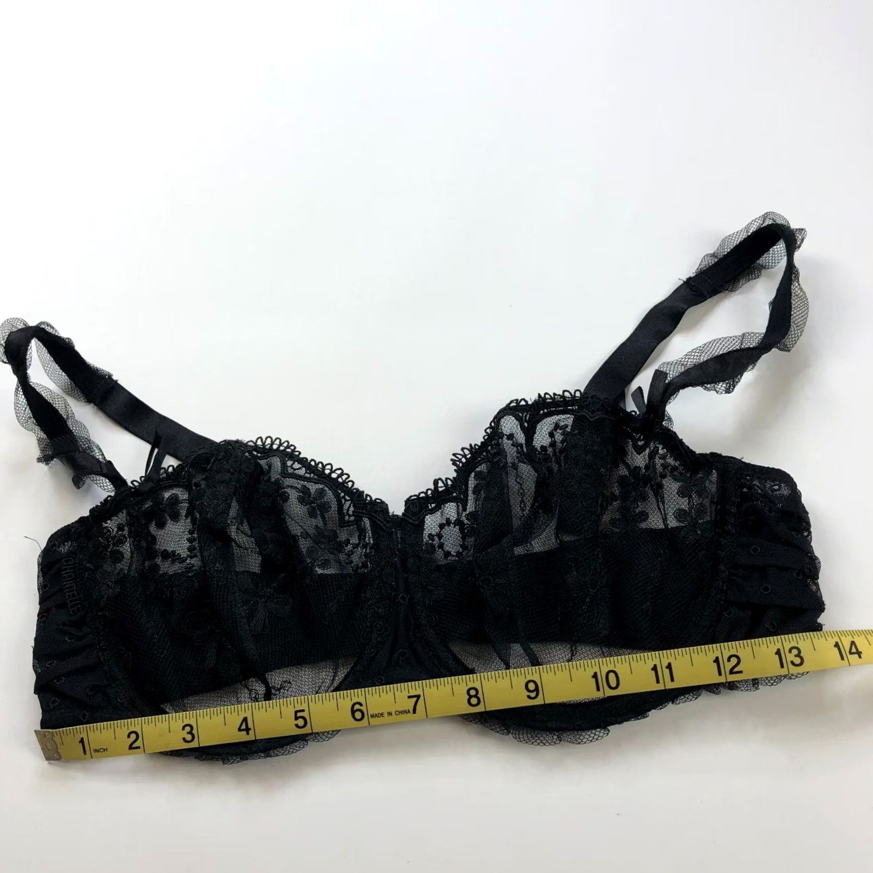 Vintage Chantelle Bra / 28 Band DD Cup Unlined Lace Black / Underwire / Regular / Women’s / 4.26 Rating Size ONE SIZE - 4 Thumbnail