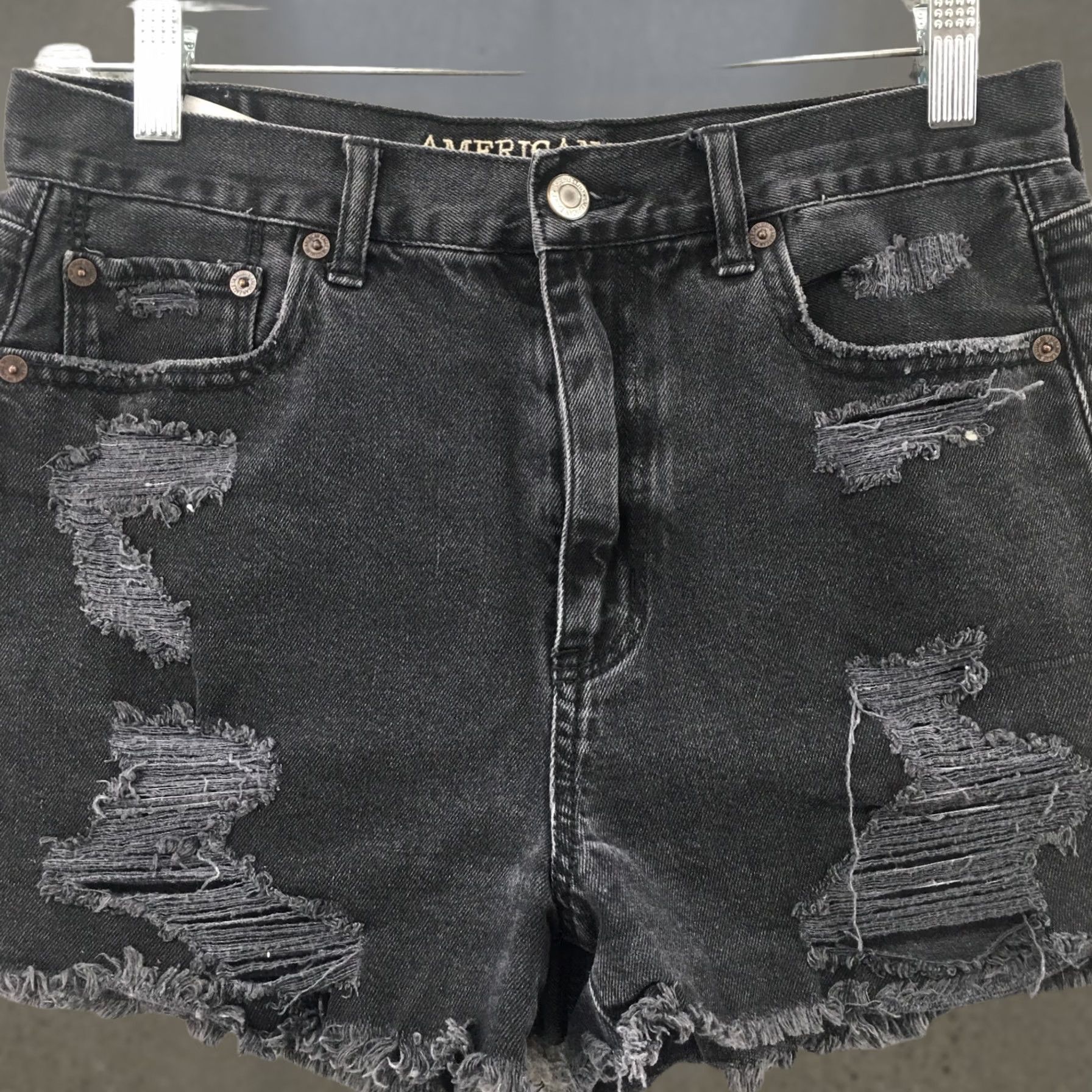 American Eagle Outfitters American Eagle Outfitters Mom Shorts Womens 6 Black Cotton Blend Distressed Zip Size 28" / US 6 / IT 42 - 1 Thumbnail