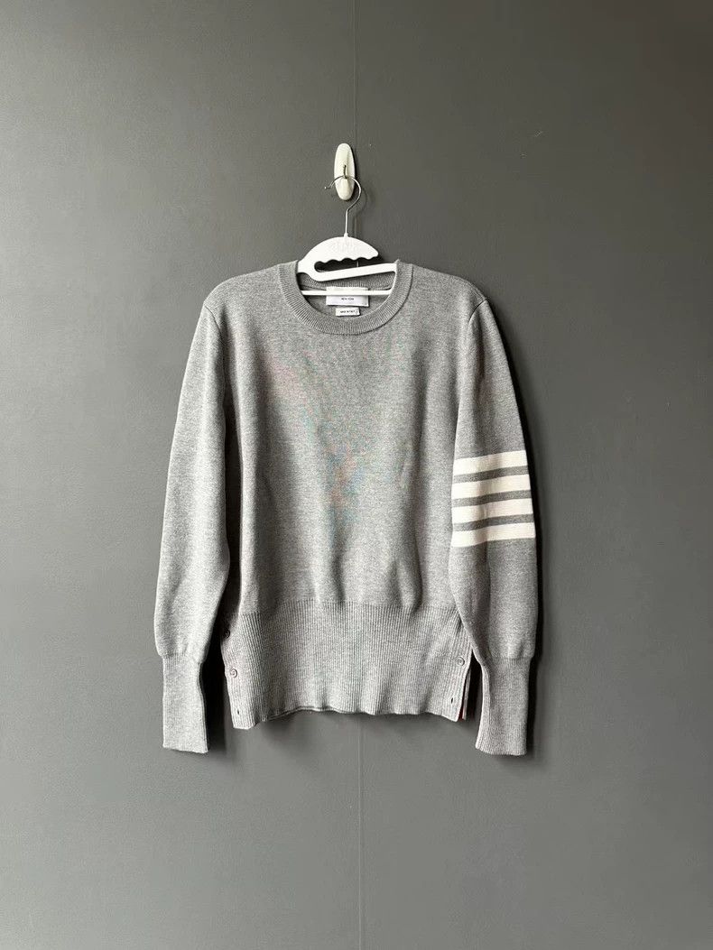 Thom Browne Thom Browne size3 Gray four-barrel wool sweater Size US L / EU 52-54 / 3 - 1 Thumbnail