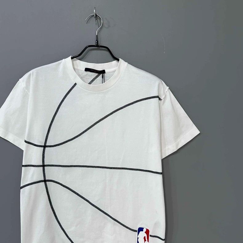 Louis Vuitton NBA x Louis Vuitton Short Sleeve T -2505 Size S / US 4 / IT 40 - 2 Thumbnail