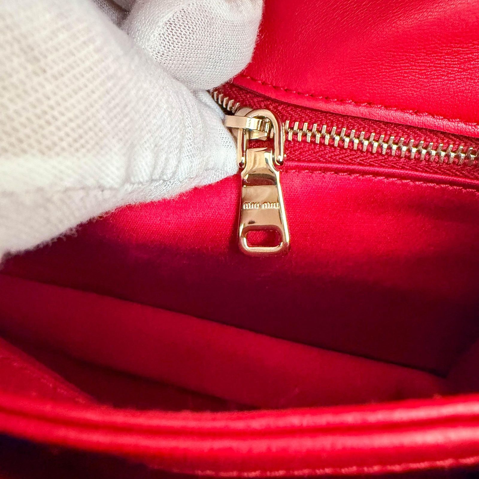 Miu Miu Authentic Miu Miu Matelasse Leather Top Handle Bag Size ONE SIZE - 13 Thumbnail