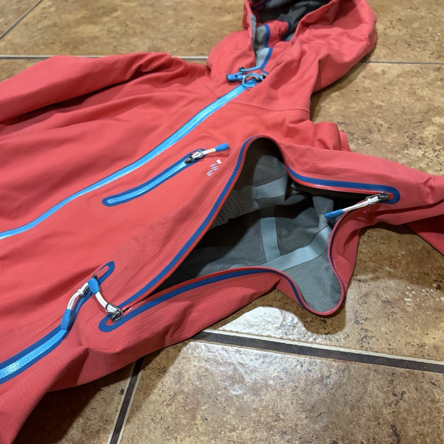 Mountain Hardwear VINTAGE Mountain Hardwear Embolden Jacket Womens Small Dry.Q Elite Shell Ski Snow Hooded Size S / US 4 / IT 40 - 4 Thumbnail