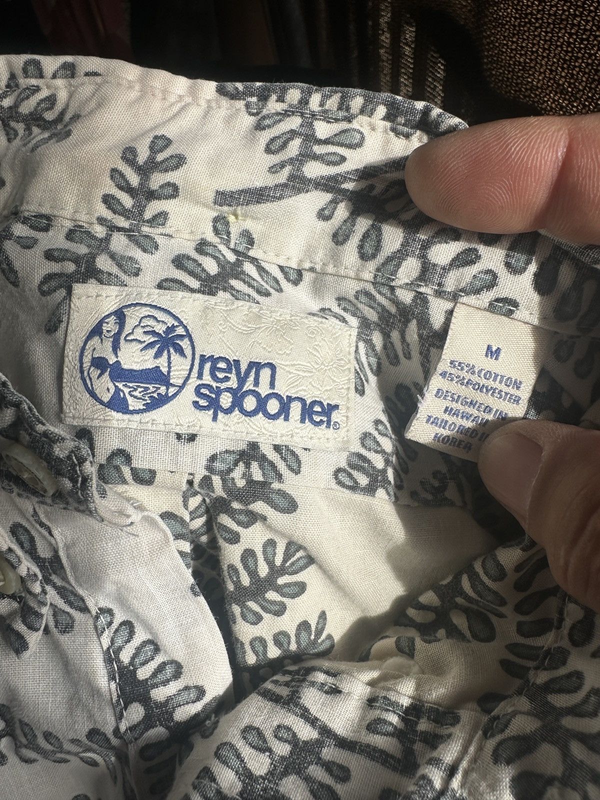 Reyn Spooner PreOwned Reyn Spooner Beige Hawaiian Print Men's Medium Size US M / EU 48-50 / 2 - 4 Thumbnail