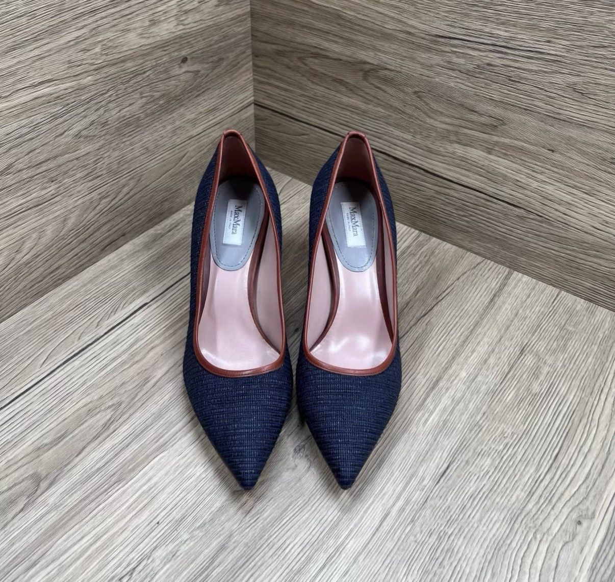 Max Mara MaxMara Dark Blue High Heels J41 Size US 6 / IT 36 - 2 Thumbnail