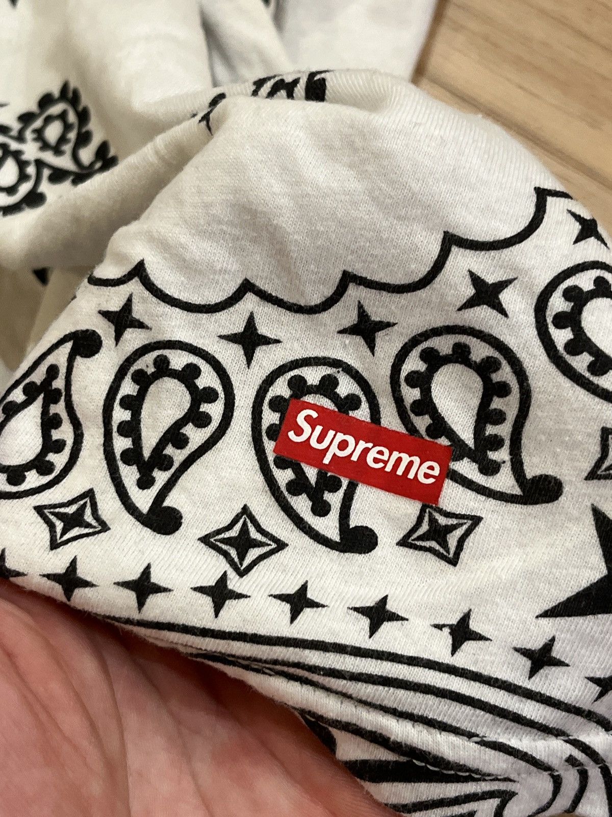 Supreme Supreme Hanes Bandana Paisley Tee Size US S / EU 44-46 / 1 - 3 Thumbnail