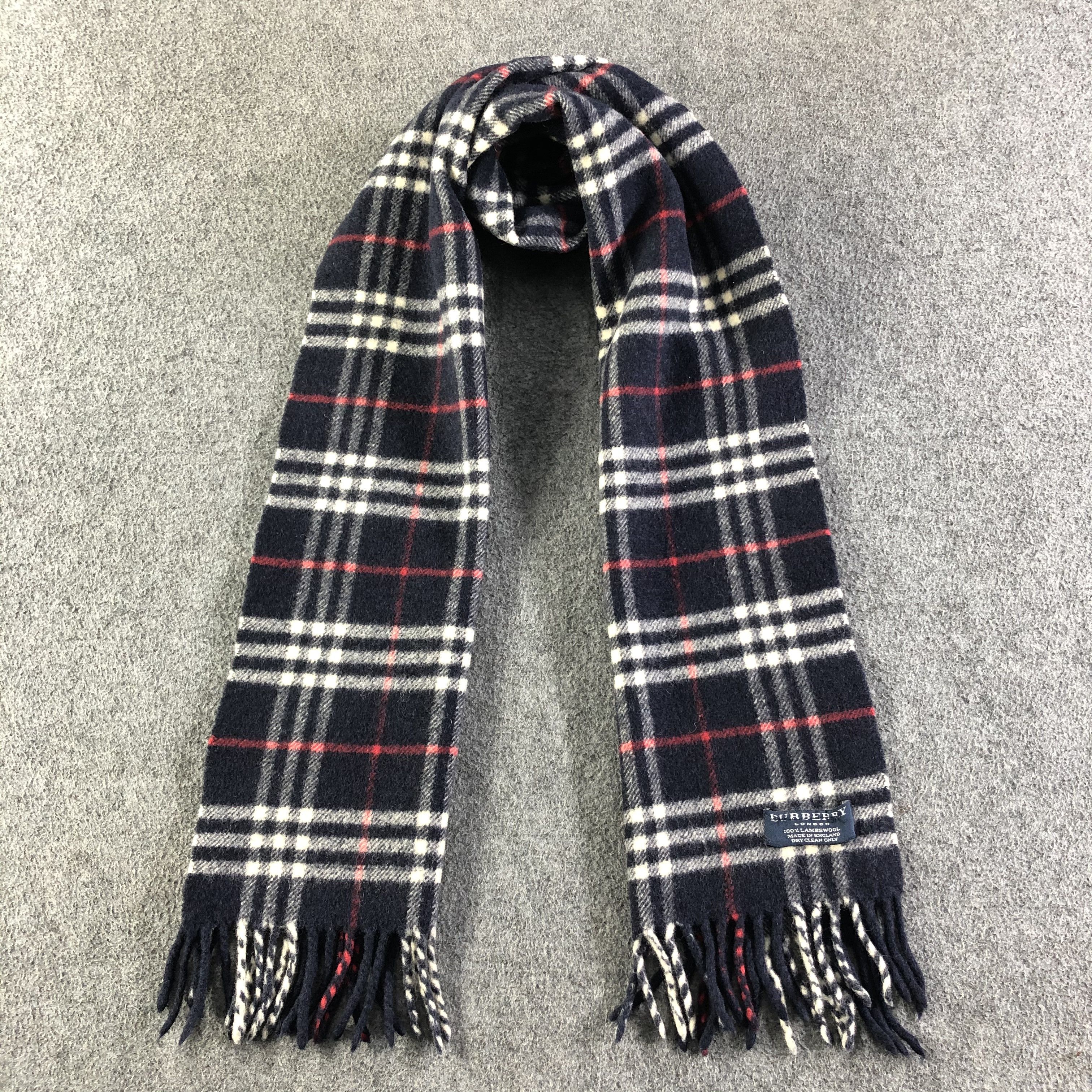 Burberry Scarf / Muffler / Neckwear P108