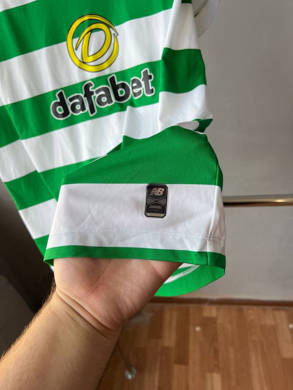 New Balance 2019/20 CELTIC FC HOME SOCCER JERSEY FOOTBALL SHIRT NB SZ L Size US L / EU 52-54 / 3 - 9 Thumbnail