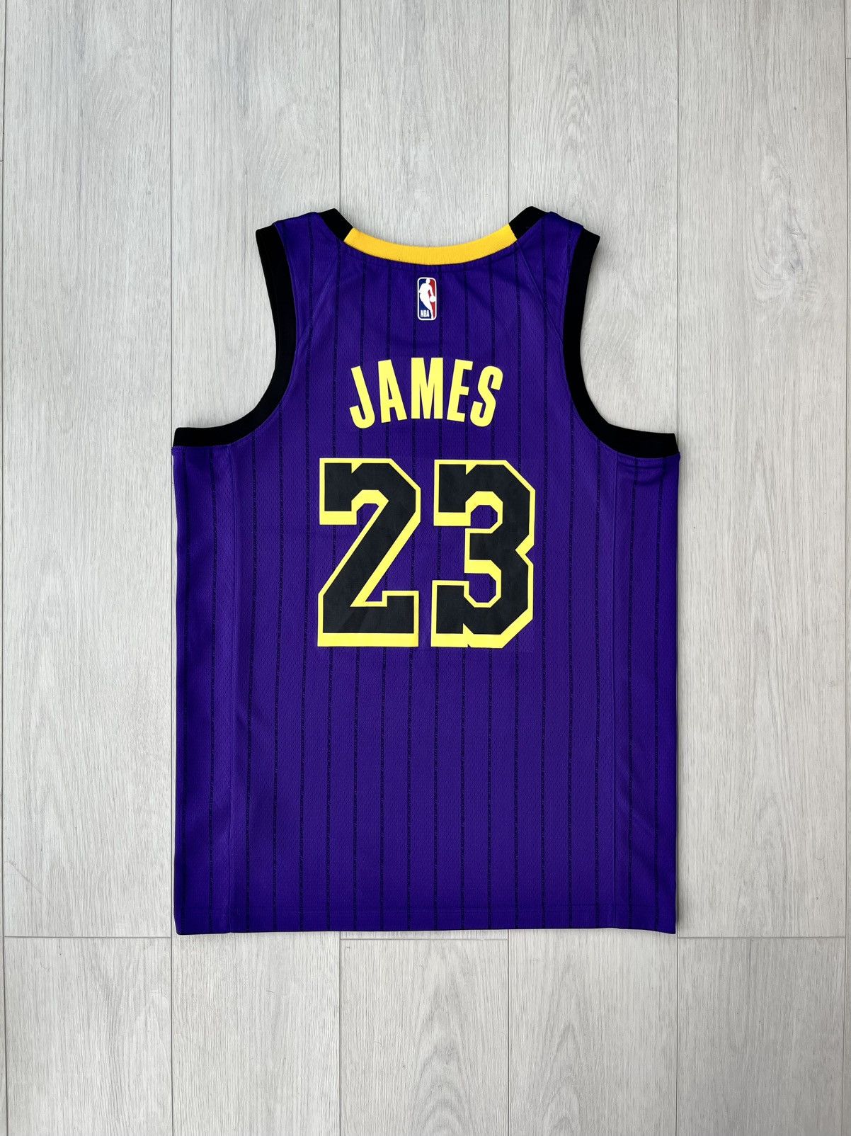 NBA Lakers LeBron James #23 NBA City Edition Basketball Jersey Size US M / EU 48-50 / 2 - 2 Thumbnail