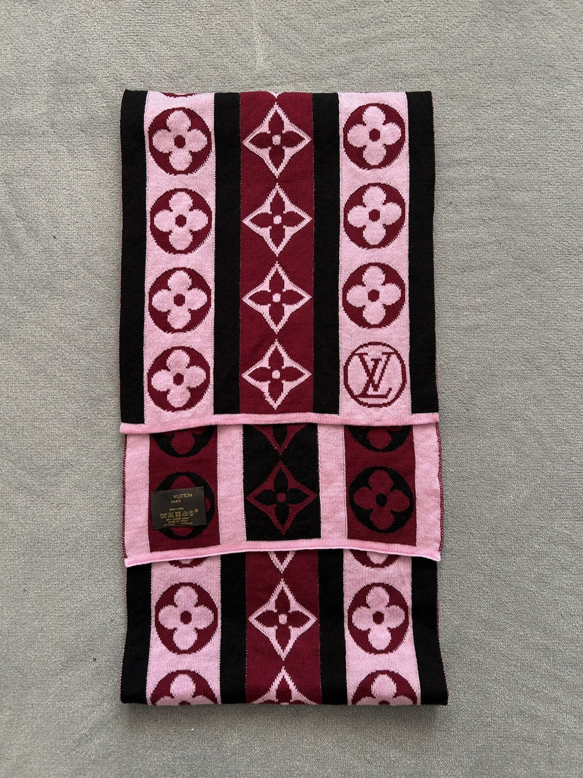 Louis Vuitton 💥Louis Vuitton Pink Monogram Logomania Scarf Size ONE SIZE - 1 Thumbnail