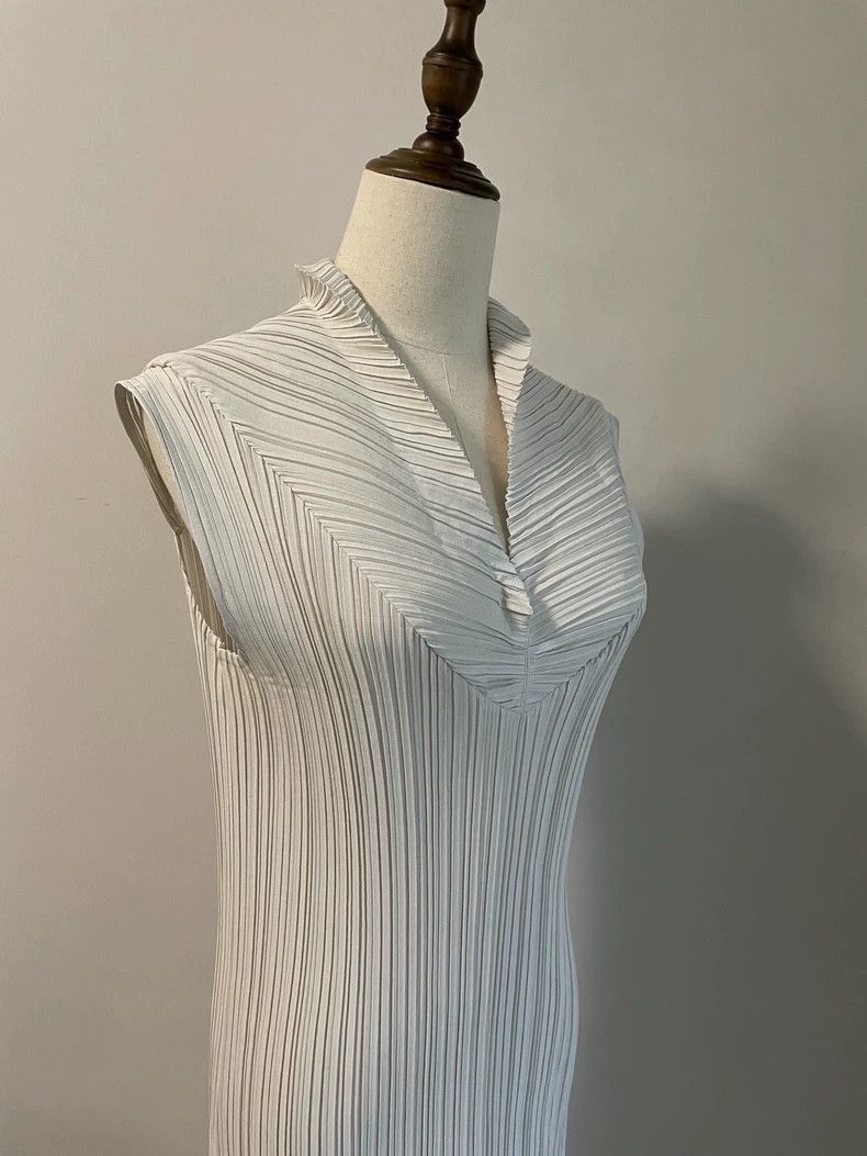 Issey Miyake Issey Miyake size:3 Cold-toned cement grey main line dress Size S / US 4 / IT 40 - 4 Thumbnail