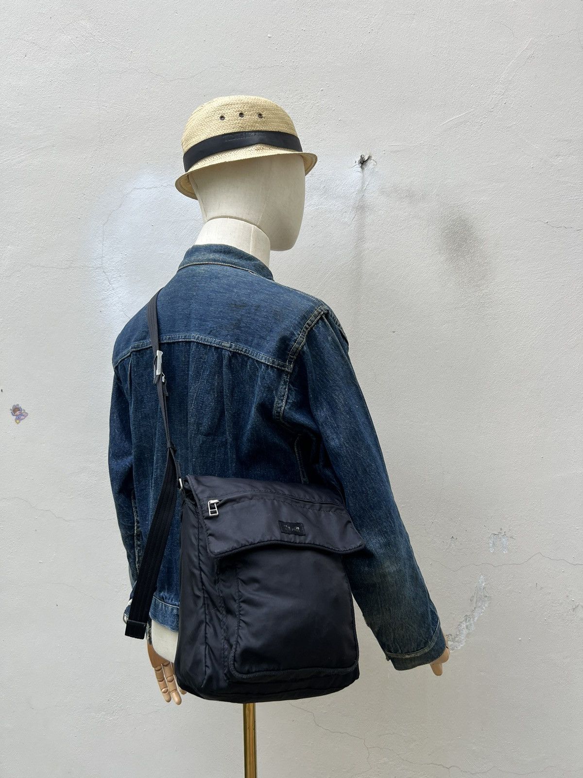 Yohji Yamamoto Vintage Yohji Yamamoto Y’saccs Black Sling Bag Size ONE SIZE - 4 Thumbnail