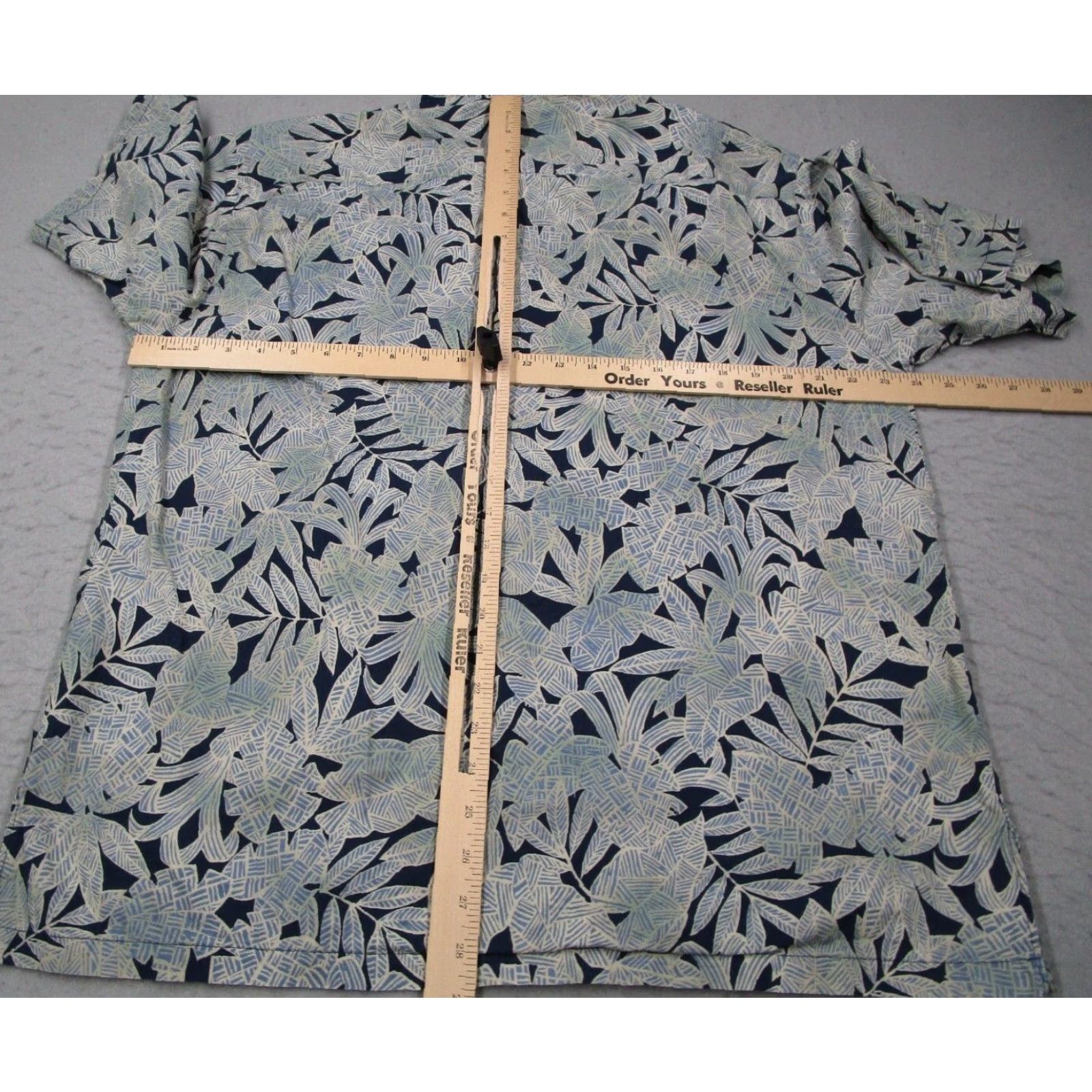 Tori Richard Tori Richard Shirt Mens Large Blue Floral Short Sleeve Button-Up Hawaiian Cotton Lawn USA Size US L / EU 52-54 / 3 - 6 Thumbnail