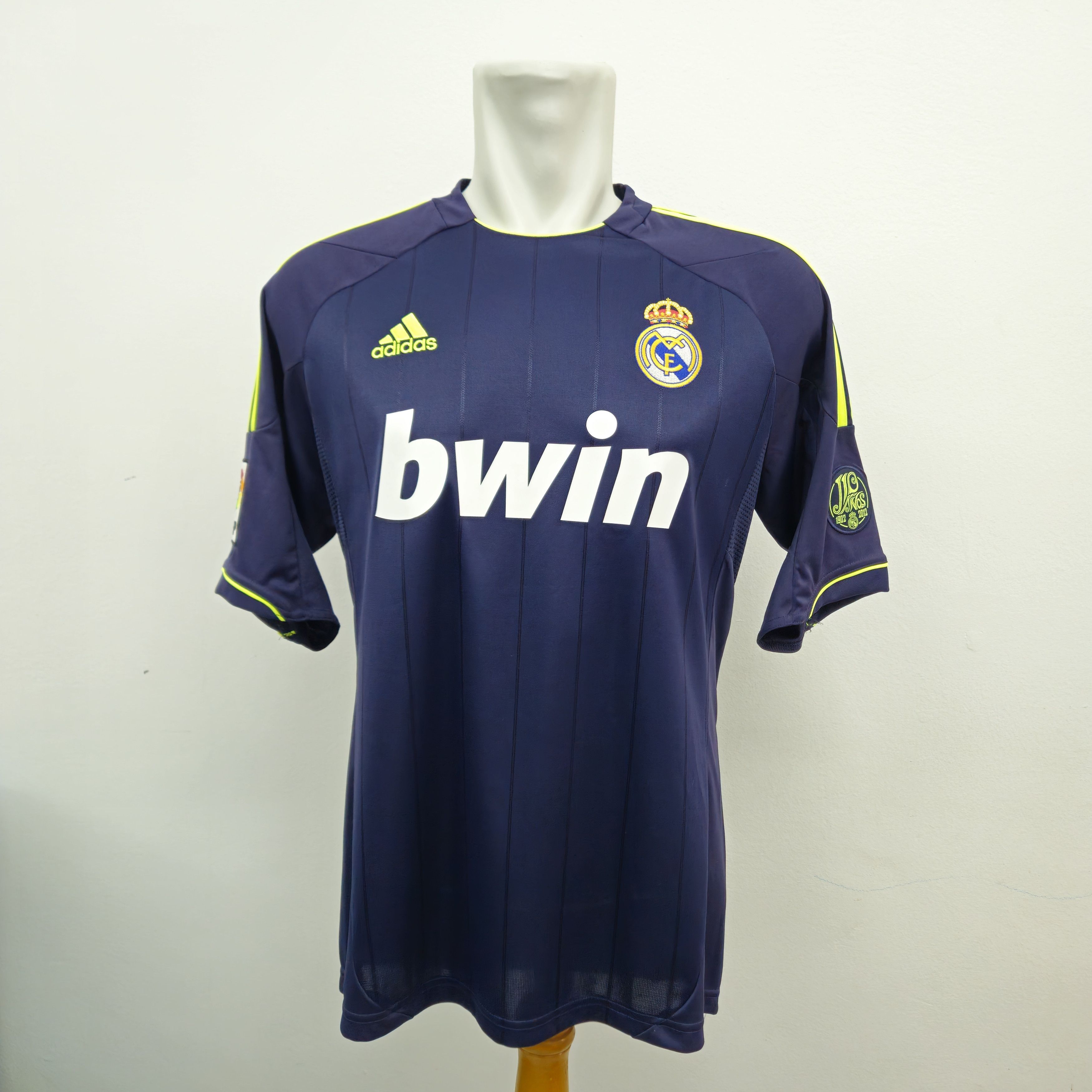 Other Real madrid 2012/13 Away Kit Jersey X21992 MEDIUM Camisetas Size US M / EU 48-50 / 2 - 1 Thumbnail